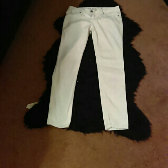 White jeans - Picture 1 of 3